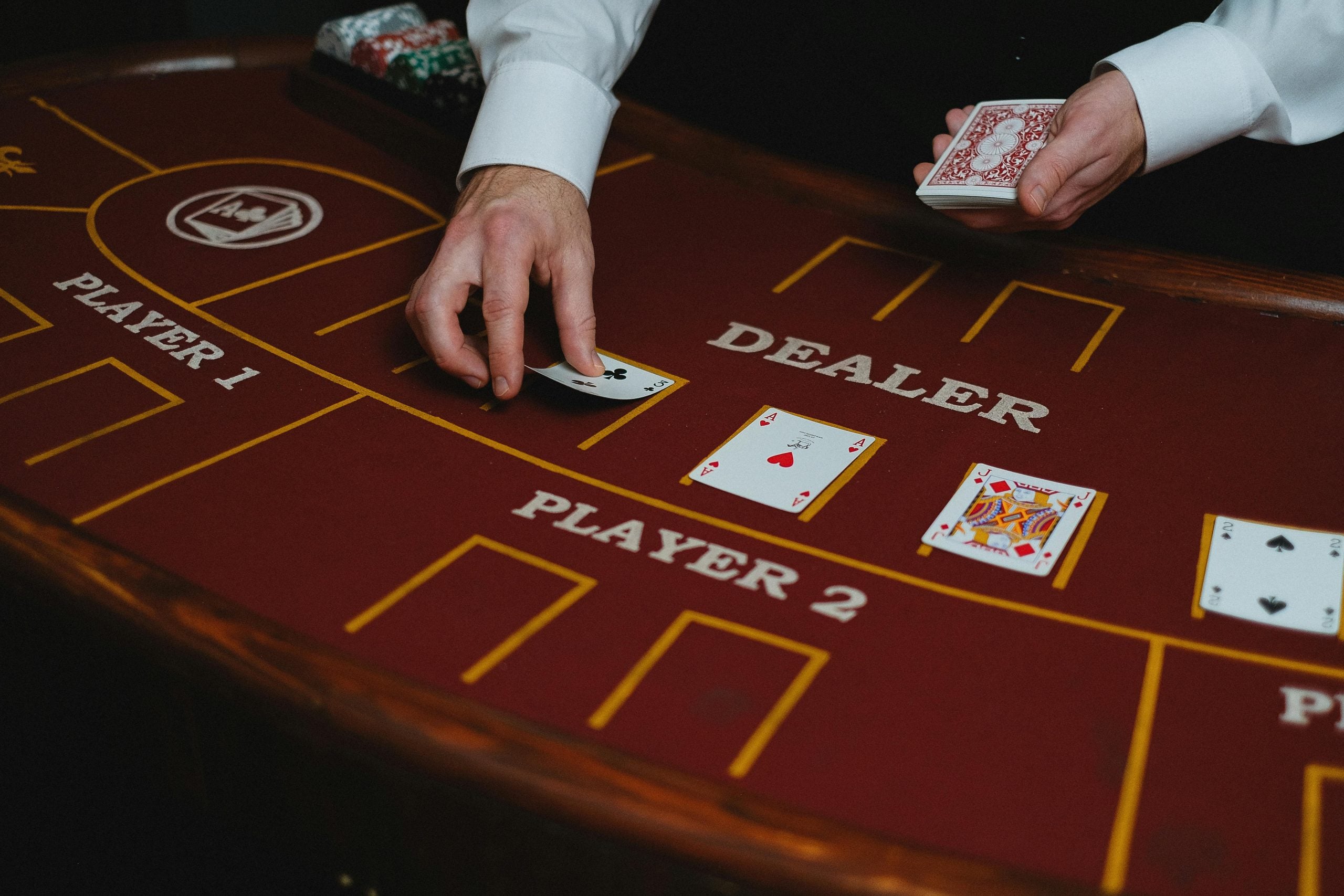 How Live Dealer Games Create a Different Experience?