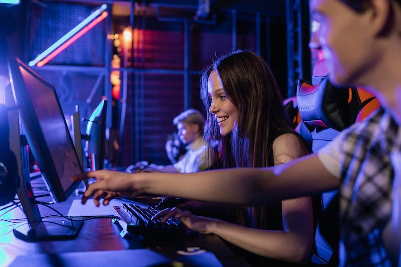 How Marketplaces Help Communities Thrive?