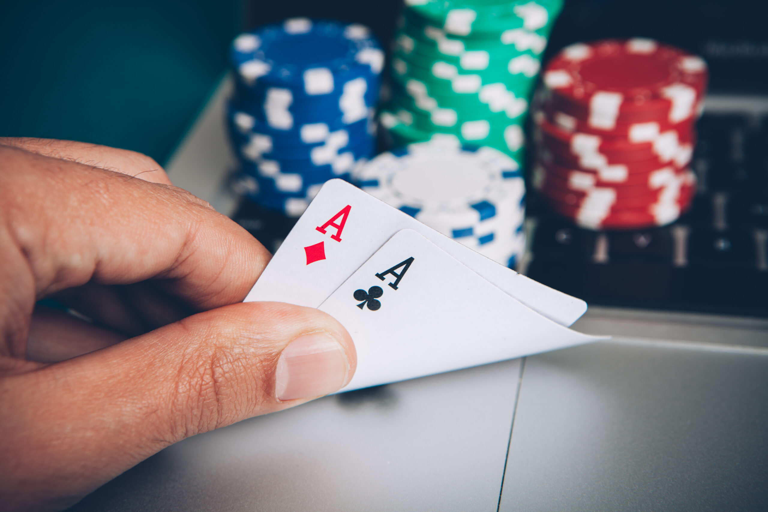 How the Evolution of Online Poker Parallels the Video Game Industry
