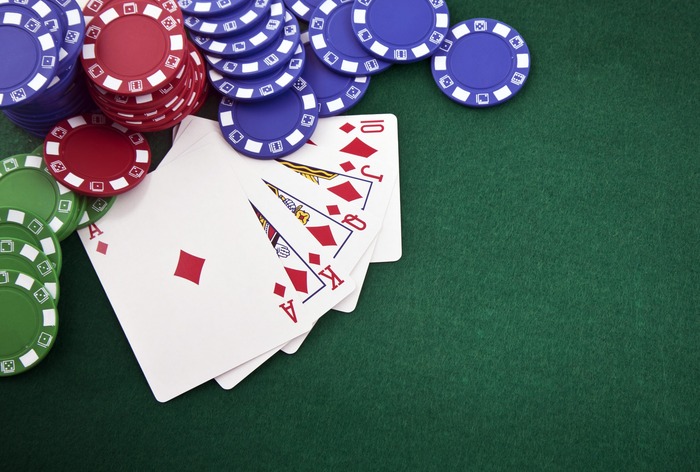 How To Play Online Poker: 5 Tips For Beginners