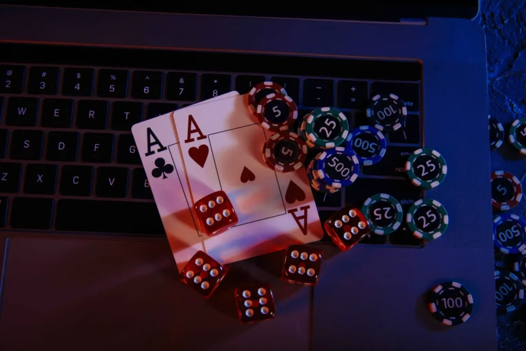 Why Gamers Are Drawn to Casino-Style Mechanics: The Psychology Behind Loot Boxes, Gacha and Slots