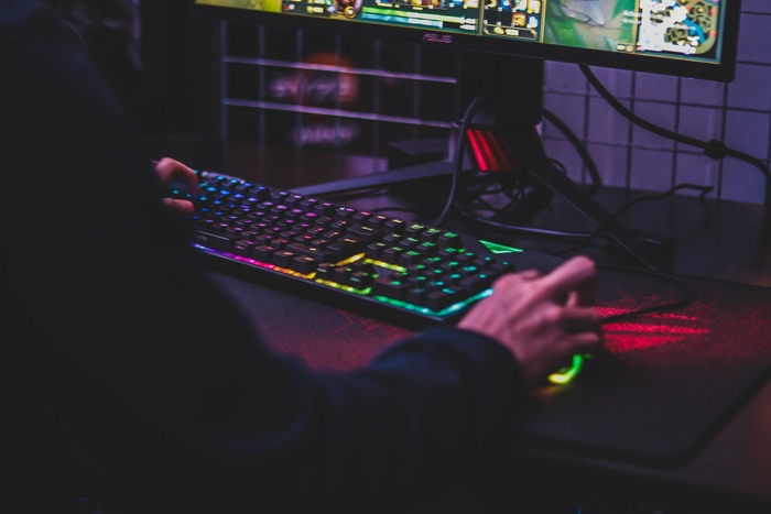 How Players Can Transition From Online Gaming To iGaming 